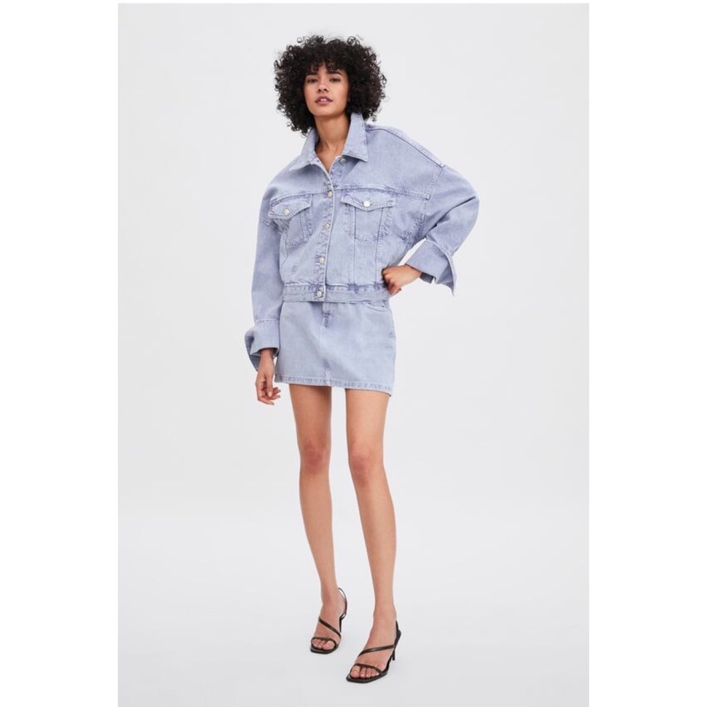 ✨ ZARA Hi- Rise Mini Colored Denim Skirt with ruched waist